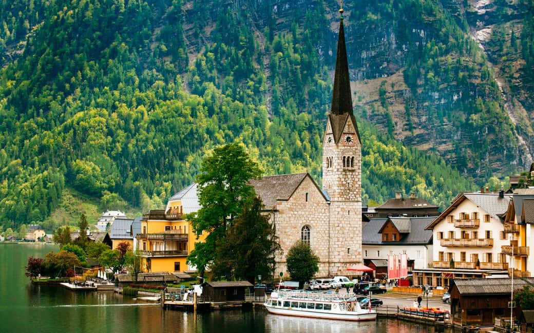 Vienna/Bratislava: Traunkirchen, Hallstatt & Salzburg Tour - A Deep Dive into the Experience