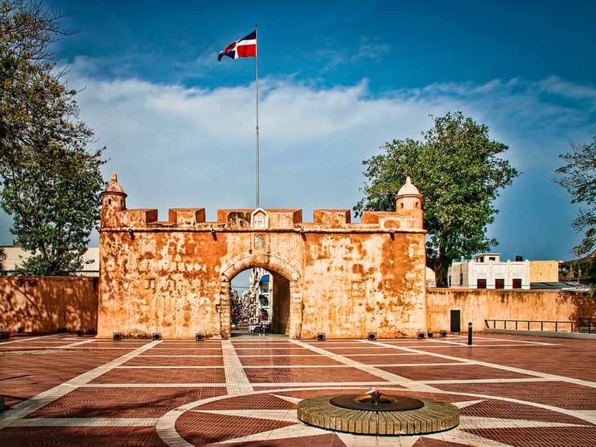 Santo Domingo: City Tour with Los Tres Ojos and Lighthouse - Exploring Santo Domingo: What to Expect from the Tour