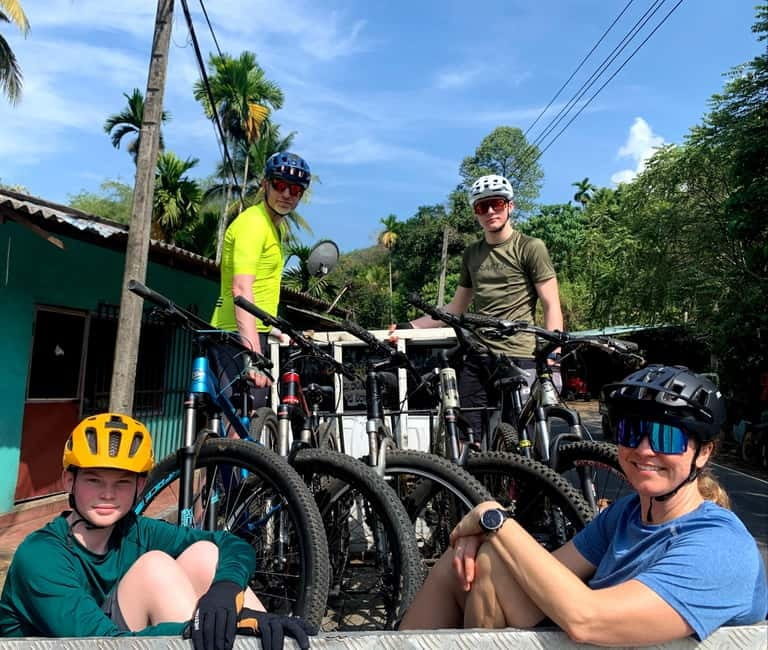 Kitulgala Sri Lanka: Downhill Mountain Biking - The Waterfall Finale