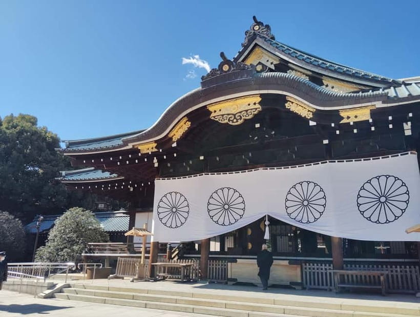 Tokyo: Yasukuni Shrine and Yushukan Museum Guided Tour - Analyzing the Value