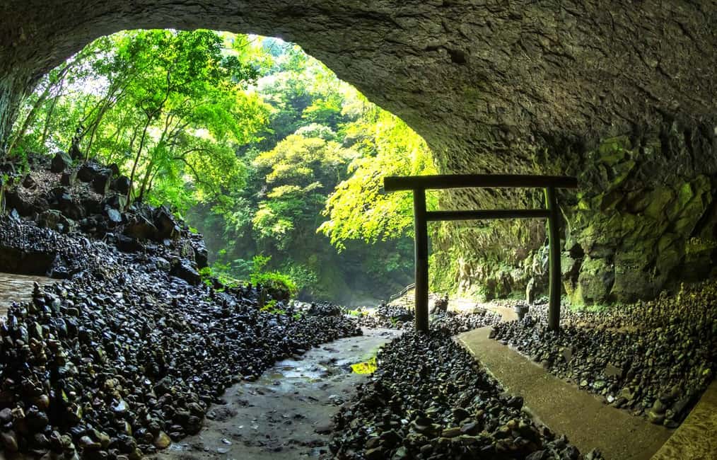 From Fukuoka: Miyazaki, Takachiho Gorge and Shrines Day tour - A Closer Look at the Kyushu Day Tour