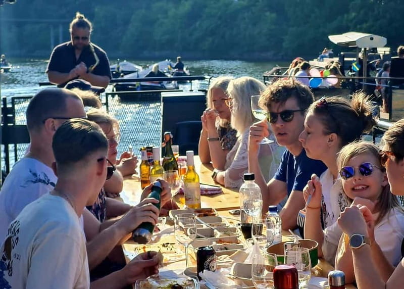 Malmö: Canal Cruise with Music Quiz - Visualize the Experience