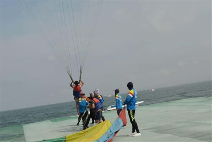 Pattaya: Koh Larn Parasailing and Beach Day Trip with Lunch - Pricing and Value