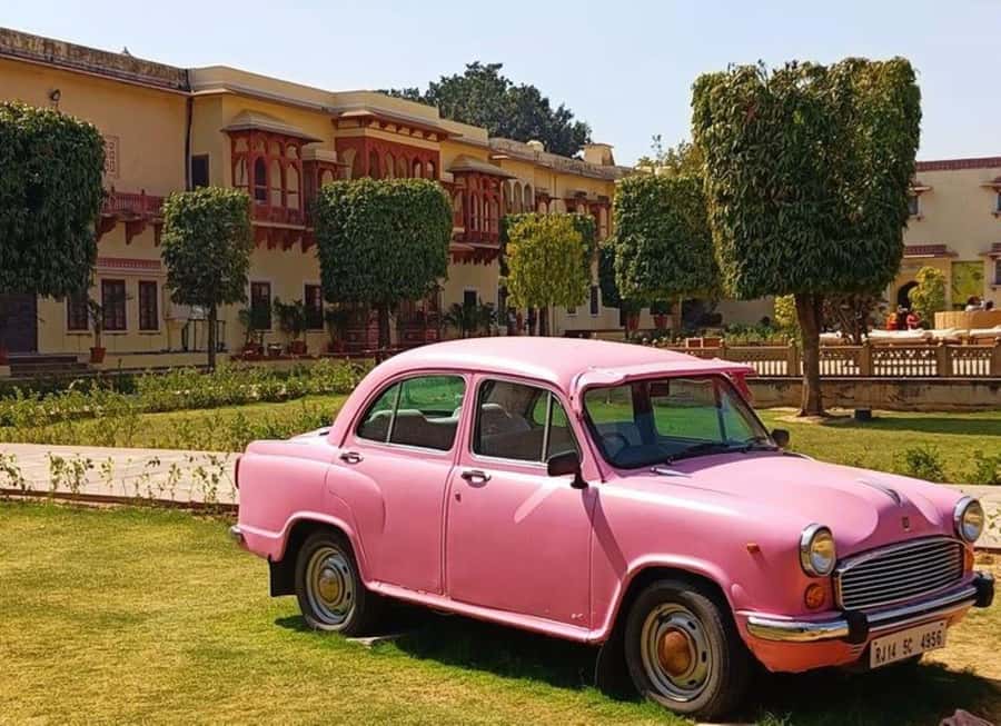 Jaipur private guided tour by vintage Luxury car - Exploring Jaipur in a Vintage Car: What to Expect
