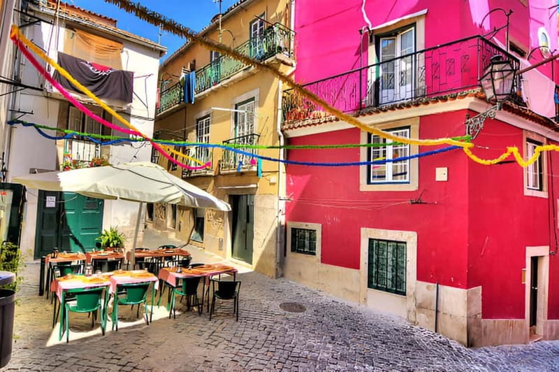Ride the Stories of Lisbon  Tuk Tuk Experience - What Makes This Tour Stand Out?