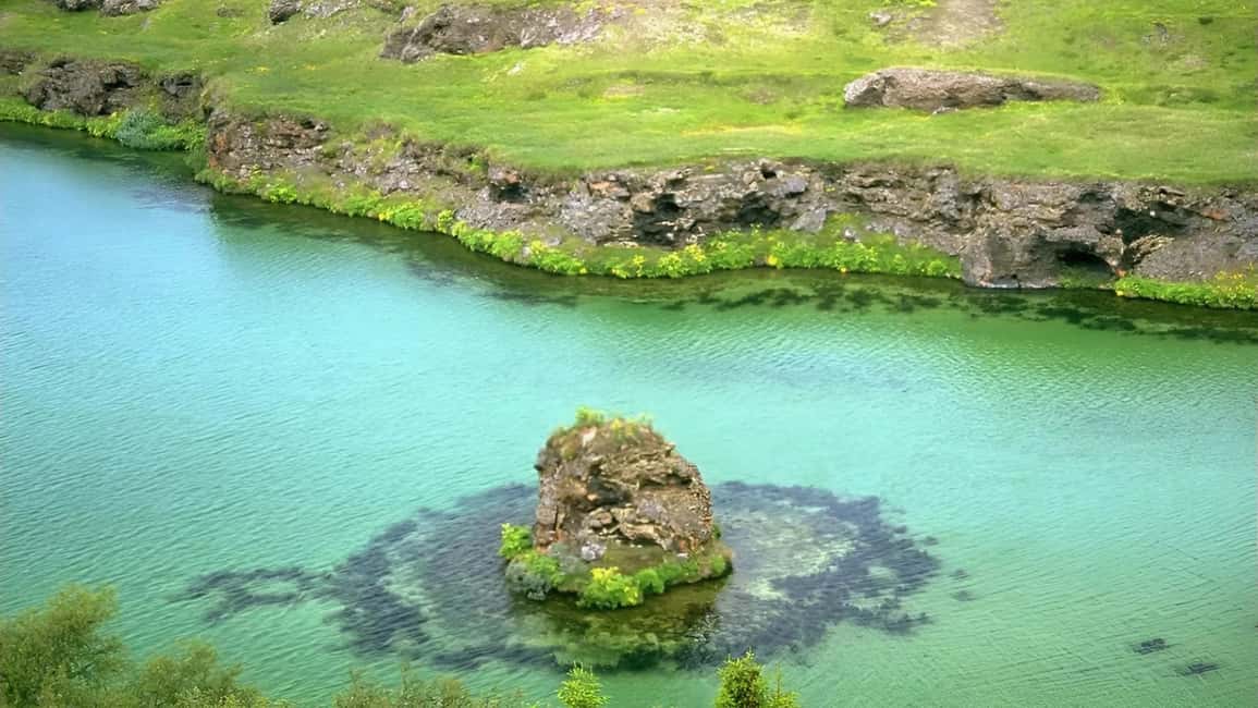 Private Diamond Circle Tour from Akureyri - Key Points