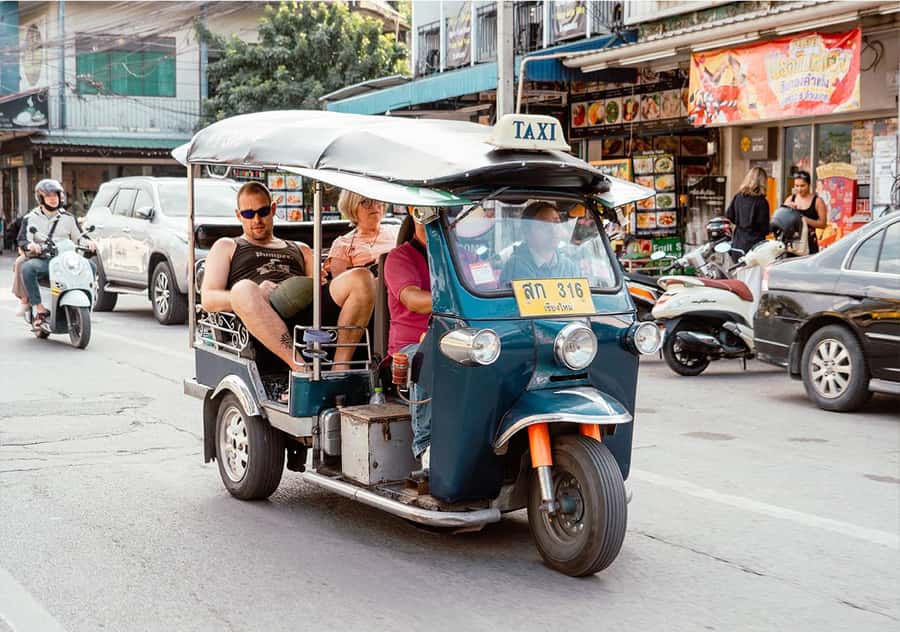Chiang Mai: Boat Cruise, TukTuk & Songtaew Ride - FAQ