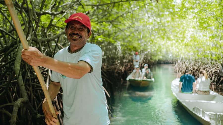 FROM BALI: SAIL, SNORKEL & MANGROVE TOURS TO NUSA LEMBONGAN - Setting Sail from Bali: A Comfort Cruise