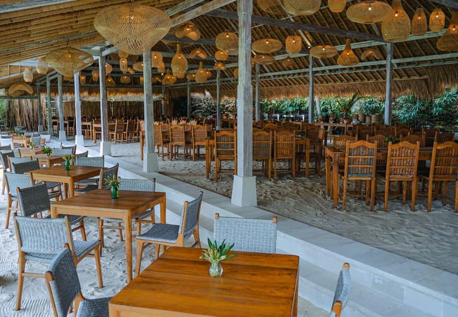 FROM BALI: SAIL, SNORKEL & MANGROVE TOURS TO NUSA LEMBONGAN - Beach & Water Sports: Chill or Play