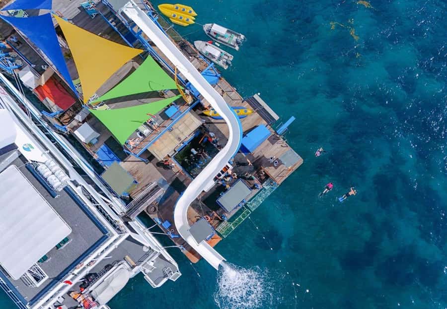 FROM BALI: SAIL, SNORKEL & MANGROVE TOURS TO NUSA LEMBONGAN - Lunch at The Hai Ri Zen: A Satisfying BBQ