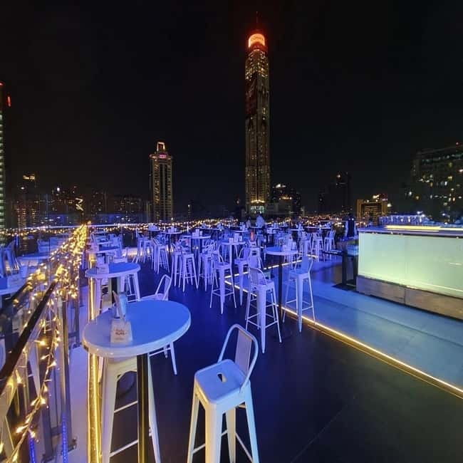 Bangkok: Walk Rooftop Bar at Centara Watergate Hotel - The Atmosphere and Setting