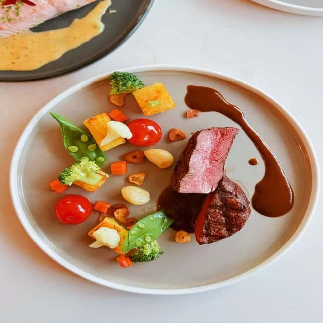 Bangkok: Walk Rooftop Bar at Centara Watergate Hotel - Service and Practical Details