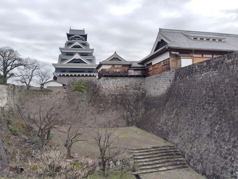 Kumamoto: Kumamoto Castle Guided Walking Tour 90min - The Sum Up