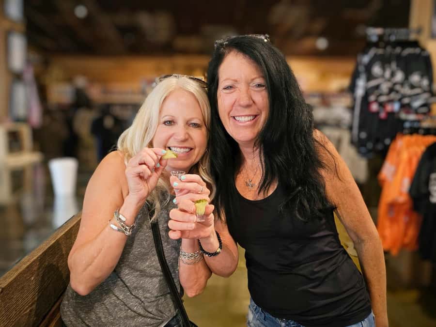 Pigeon Forge: Hillbilly Booze Cruise Tasting Tour - What to Expect from the Hillbilly Booze Cruise