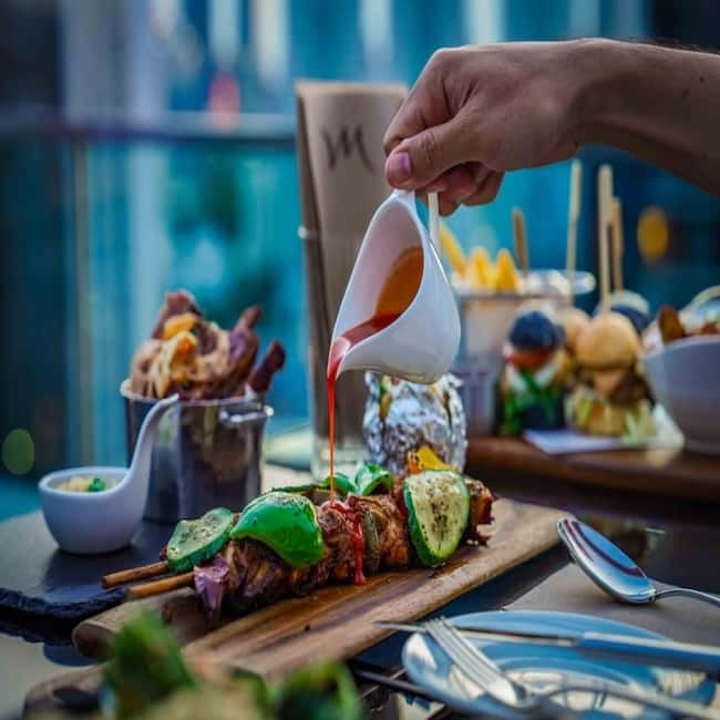 Bangkok: The Vue Bar Rooftop at Mercure Bangkok Sukhumvit 24 - The Location and Setting