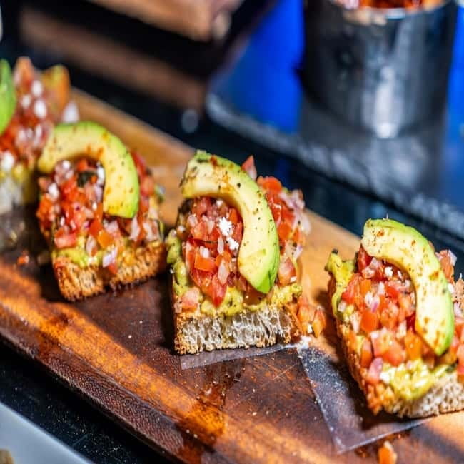 Bangkok: The Vue Bar Rooftop at Mercure Bangkok Sukhumvit 24 - The Practicalities