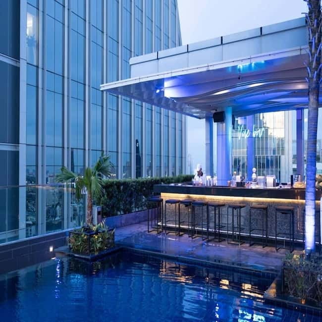 Bangkok: The Vue Bar Rooftop at Mercure Bangkok Sukhumvit 24 - Authentic Insights from Reviews