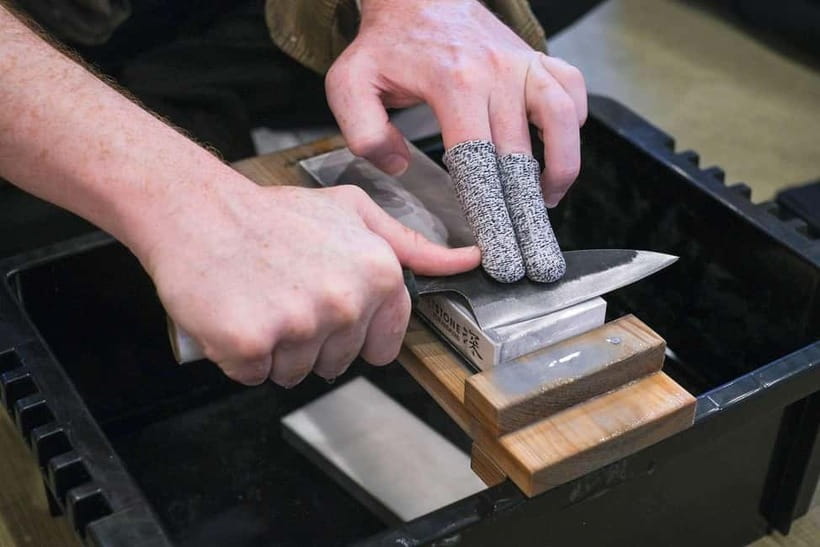 Tokyo: Knife Making Workshop (Sharpening, Engraving) - The Personal Touch: Engraving and Packaging