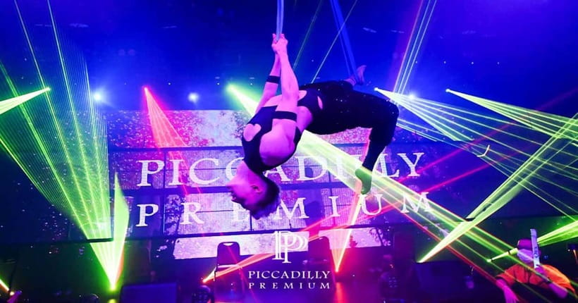 Osaka:PICCADILLY PREMIUM DINNER LIVE&CLUB VIP - Practical Details and Tips  