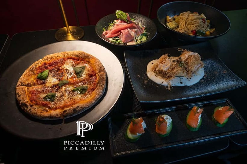 Osaka:PICCADILLY PREMIUM DINNER LIVE&CLUB VIP - Service and Atmosphere  