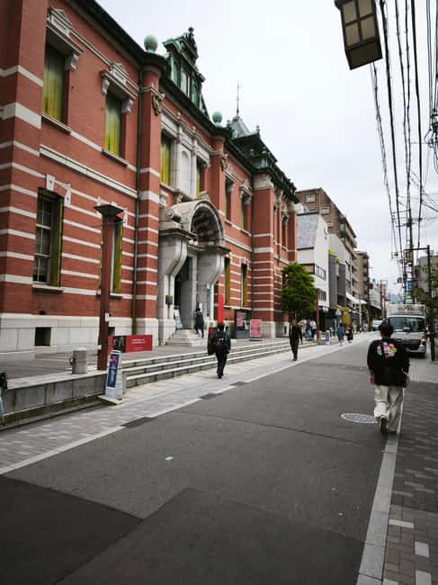 Tokyo: Marunouchi and Imperial Palace Guided Tour - The Itinerary Breakdown