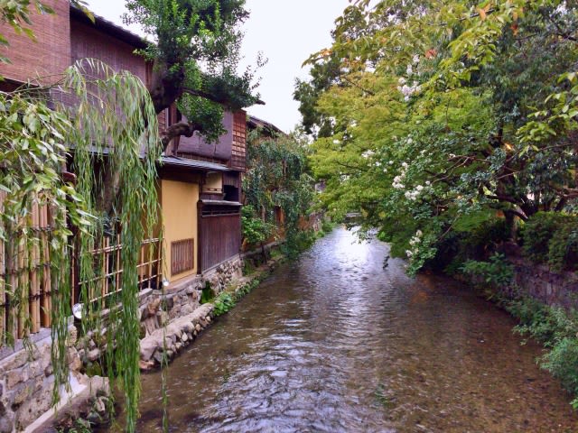 Kyoto Geisha Districts Half-Day Private Cultural Tour - Tatsumi-jinja Shrine and the quieter lanes of Gion
