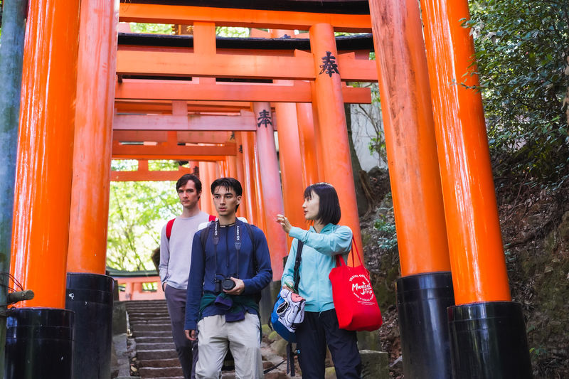 Fushimi Inari Hidden Hiking Tour: Escape the Crowds - The guide can make the route click