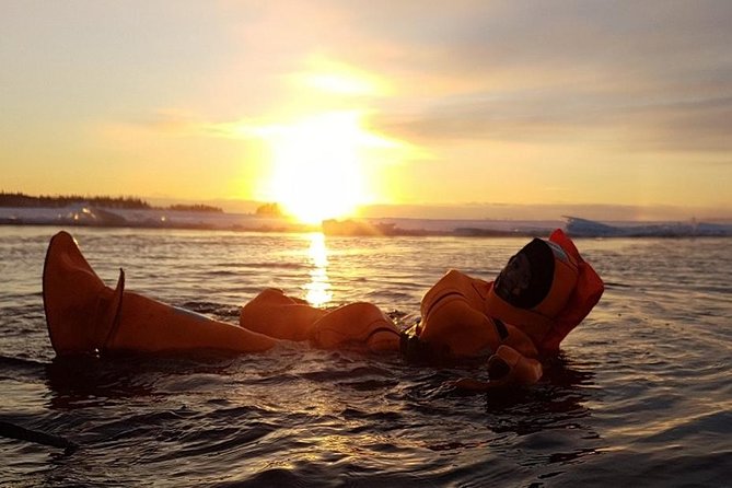 Midnight Sun Floating Experience in Forest Lake - A Deep Dive into the Midnight Sun Floating Experience