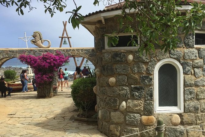 P. Neruda Museums: Isla Negra-La Sebastiana & Lunch F Valparaiso - Key Points