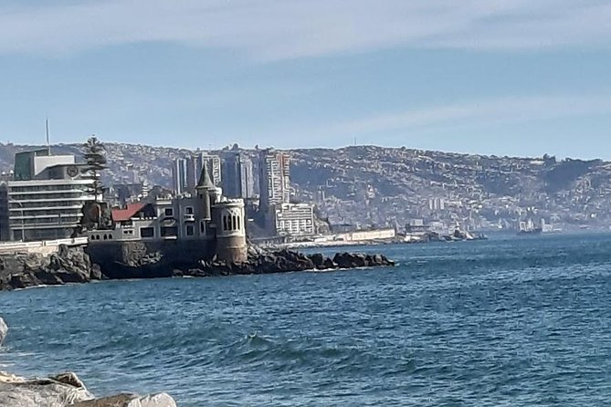 Pick up at the Pier and Valparaiso -Viña del Mar and transfer to the Airport - Visiting Valparaíso’s Colorful Hills and Murals