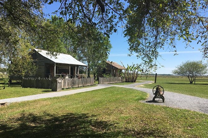 Oak Alley and Laura Plantation Tour with Transportation from New Orleans - FAQ