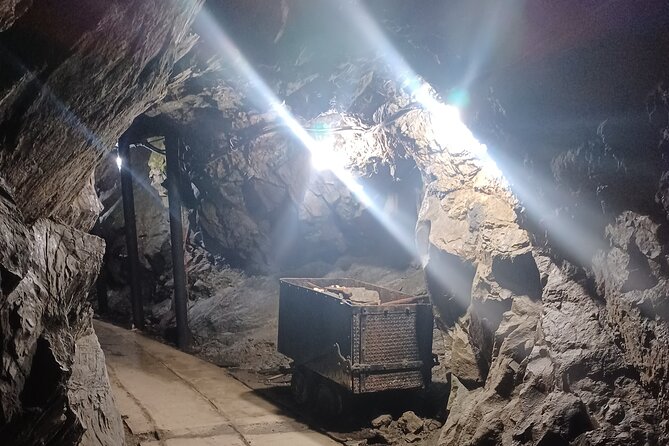 Crystal Gold Mine Tour With Emerald Strike Combo Deal - Exploring the Crystal Gold Mine Tour With Emerald Strike Combo Deal