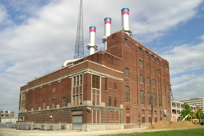 Self-Guided Scavenger Hunt: Lansing, At The Heart Of Michigan - Exploring Lansing Through a Self-Guided Lens