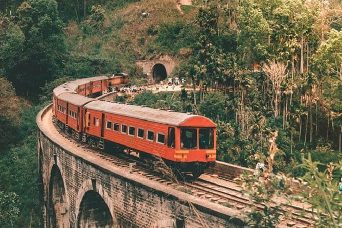 Kandy to Nanu Oya train ride on (Train No: 1005 "Podi Menike") - FAQ