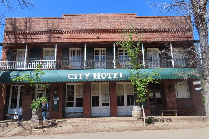 A Highway 49 Drive: A Self-Guided Audio Tour from Angels Camp to Jamestown - Who Will Benefit Most From This Tour?