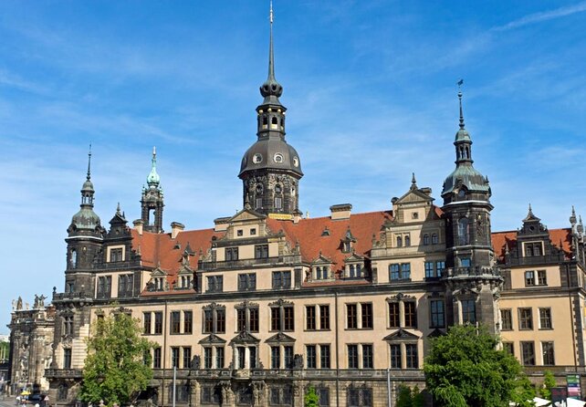 Guided tour of the castle with an introduction to architecture and the Dresden stable yard - Key Points