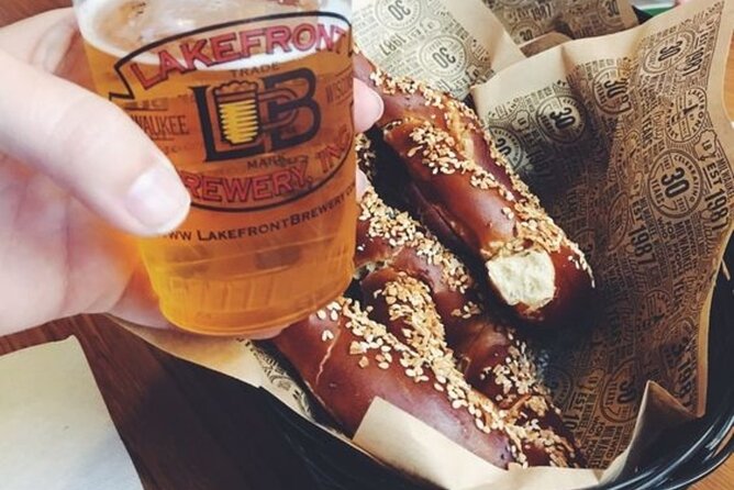 Milwaukee : Best Street Food Private Tour With A Local Guide - Detailed Breakdown of the Itinerary