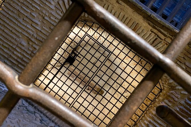 Guided Visit to the Toledo Underground - An Immersive Journey into Toledo’s Subterranean World