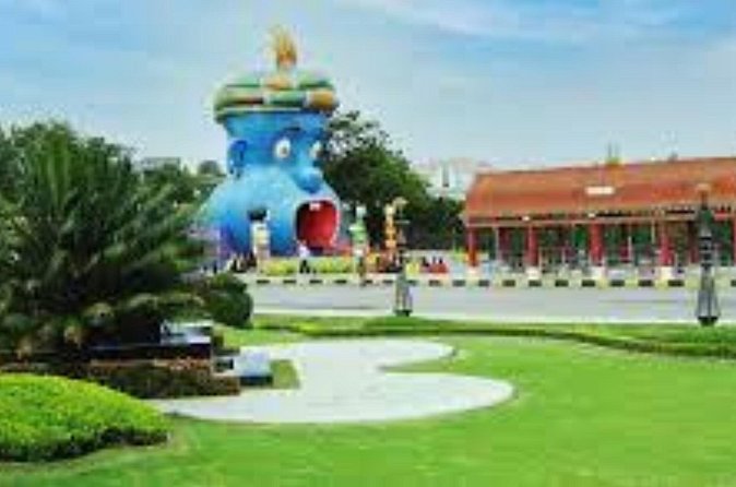 Full Day Ramoji Film City Tour with Lunch and Transfers - FAQ