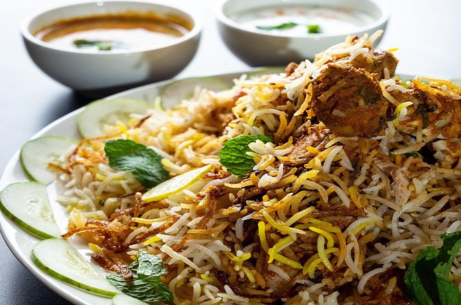 Hyderabad Shopping and Food Tasting Experience (Guided Halfday City Tour by Car) - FAQs