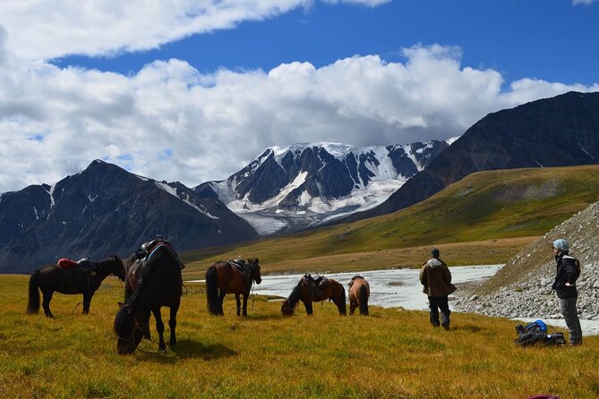 Horse Trekking Tour in Central Mongolia  Nomadic Adventure - The Initial Days: Cultural Highlights and Scenic Drives