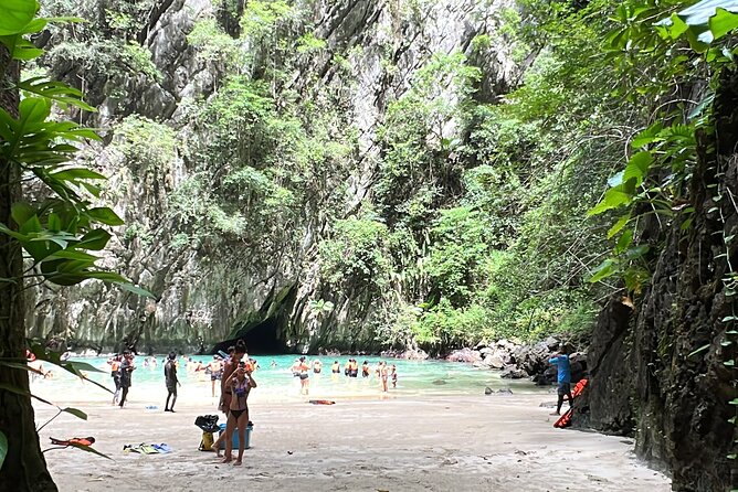 One-Day Trang 4 Islands Snorkeling Tour by Speedboat - Who Should Consider This Tour?