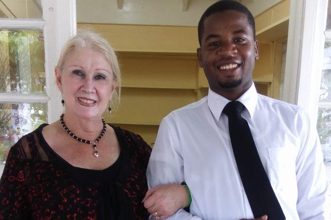 Kingston Airport pick-up - Detailed Breakdown of the Experience