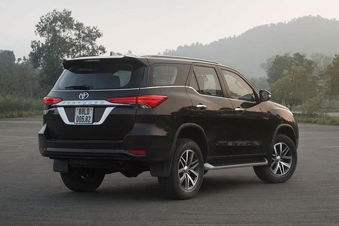 Hanoi Private Transfer from Ha Long city to Hanoi (HAN) Airport - Luggage and Group Size