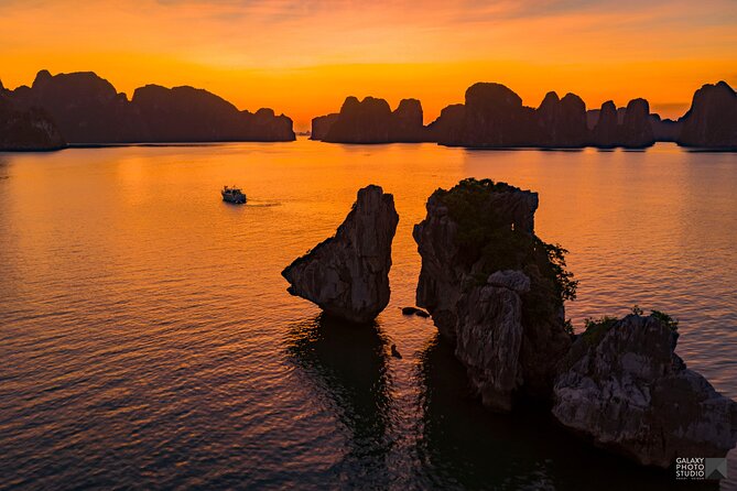 Unforgettable Moments: Private Yacht Explore Sunset Halong Bay - Practical Tips & Considerations