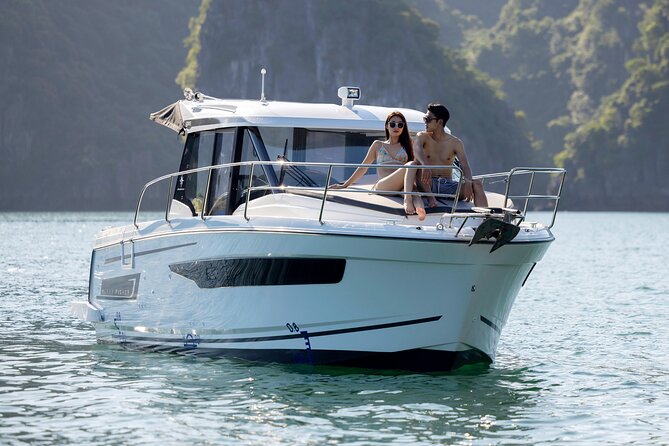 Charter Yacht 3-hour: Enjoy the Breathtaking Sunset on Halong Bay - FAQ