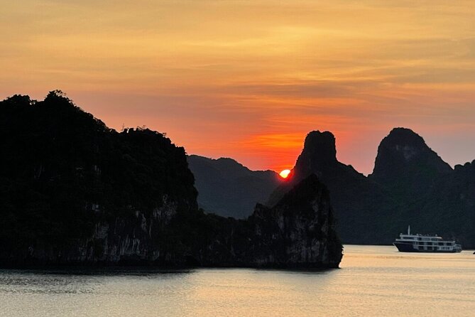 2-Hour Scenic Halong Bay Journey by Luxury Private Yacht - FAQs