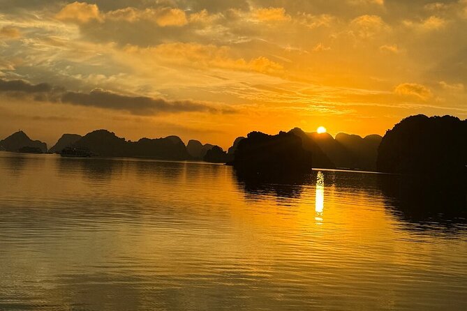 Luxury Private Yacht Explore the Stunning Beauty of Halong Bay - FAQ