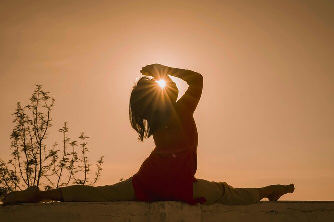 Kunjapuri Temple Sunrise Trek With Professional Guide - Key Points