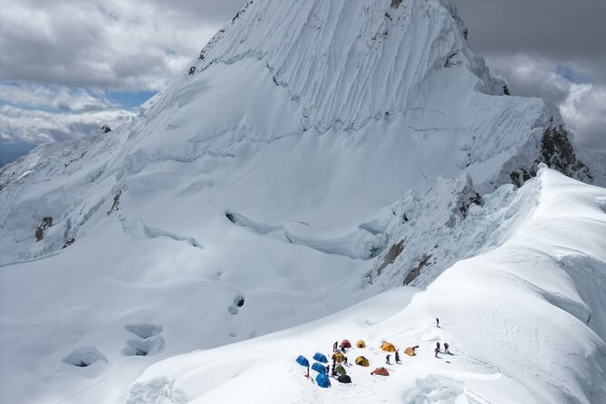 Santa Cruz Trek Peak Alpamayo 5957 m and Chopicalqui 6354 m - Support, safety, and connectivity
